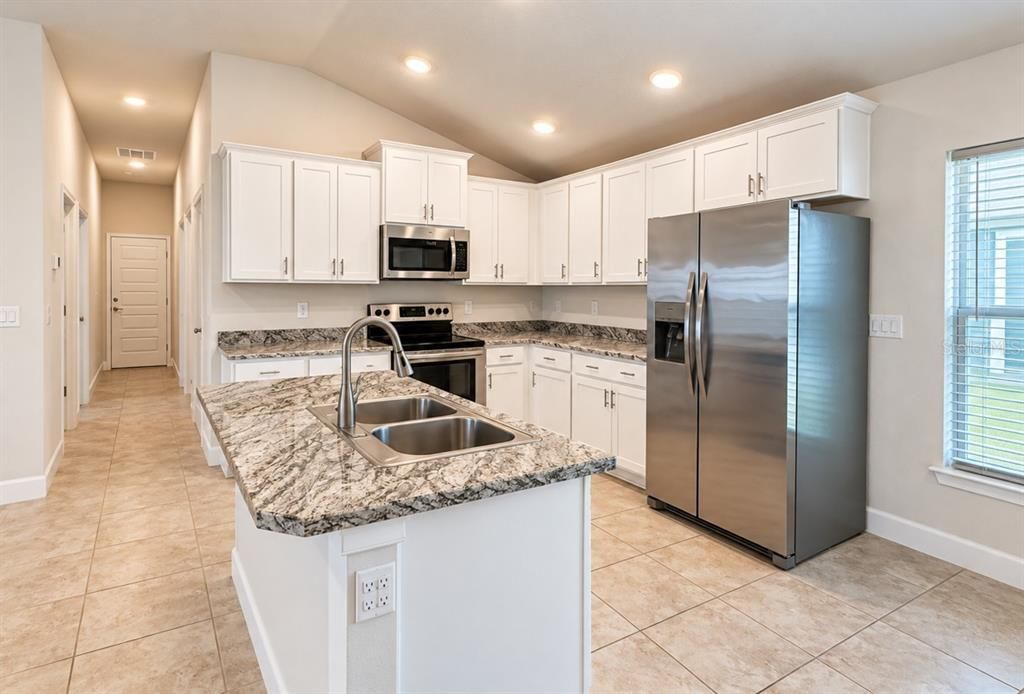 For Sale: $285,000 (3 beds, 2 baths, 1515 Square Feet)