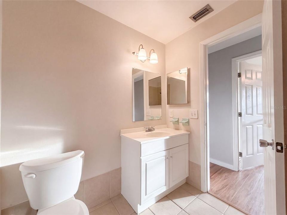 For Sale: $233,000 (3 beds, 2 baths, 1161 Square Feet)