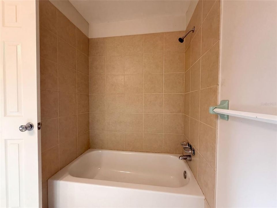 For Sale: $233,000 (3 beds, 2 baths, 1161 Square Feet)