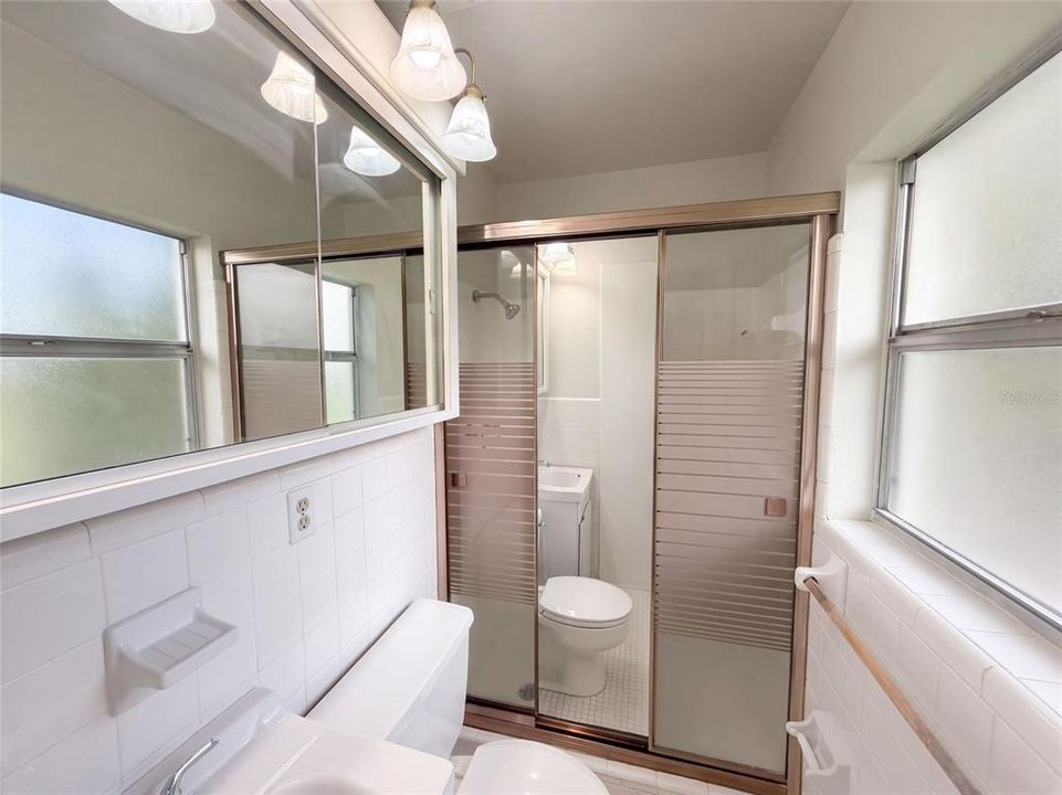 Activo con contrato: $279,000 (3 camas, 2 baños, 1548 Pies cuadrados)