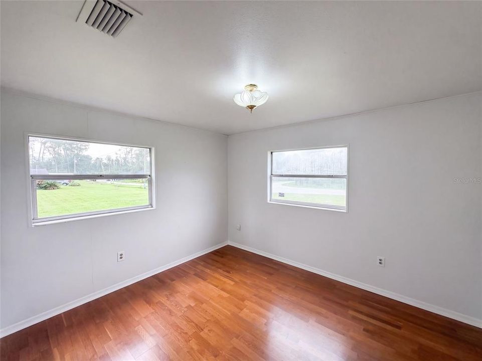 Activo con contrato: $279,000 (3 camas, 2 baños, 1548 Pies cuadrados)