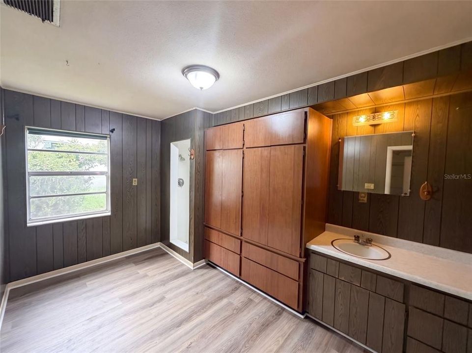 Activo con contrato: $279,000 (3 camas, 2 baños, 1548 Pies cuadrados)