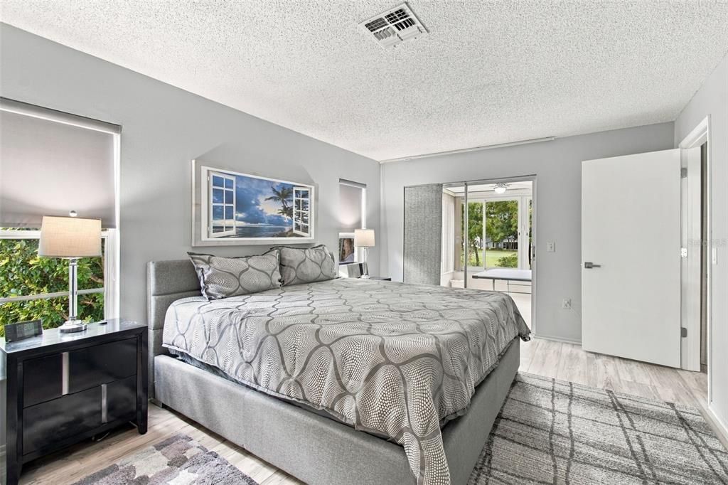 For Sale: $359,000 (2 beds, 2 baths, 2021 Square Feet)