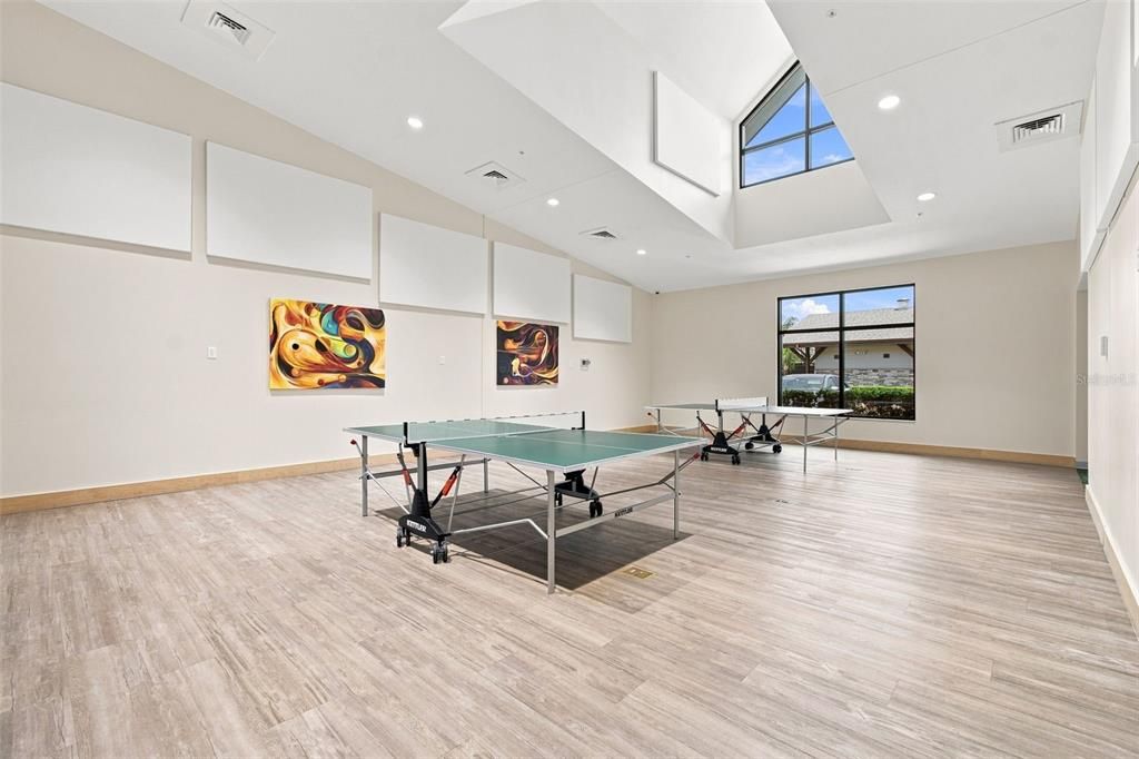 For Sale: $359,000 (2 beds, 2 baths, 2021 Square Feet)