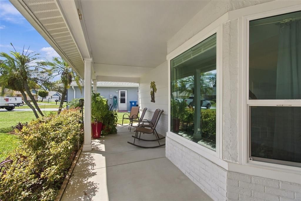 For Sale: $359,000 (2 beds, 2 baths, 2021 Square Feet)