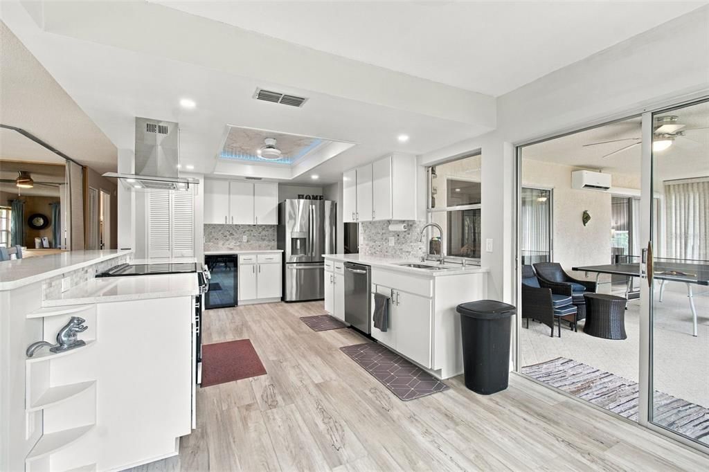 For Sale: $359,000 (2 beds, 2 baths, 2021 Square Feet)
