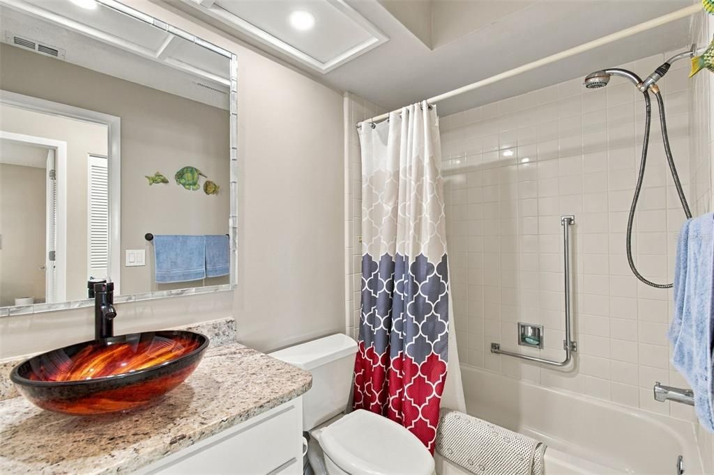 For Sale: $359,000 (2 beds, 2 baths, 2021 Square Feet)