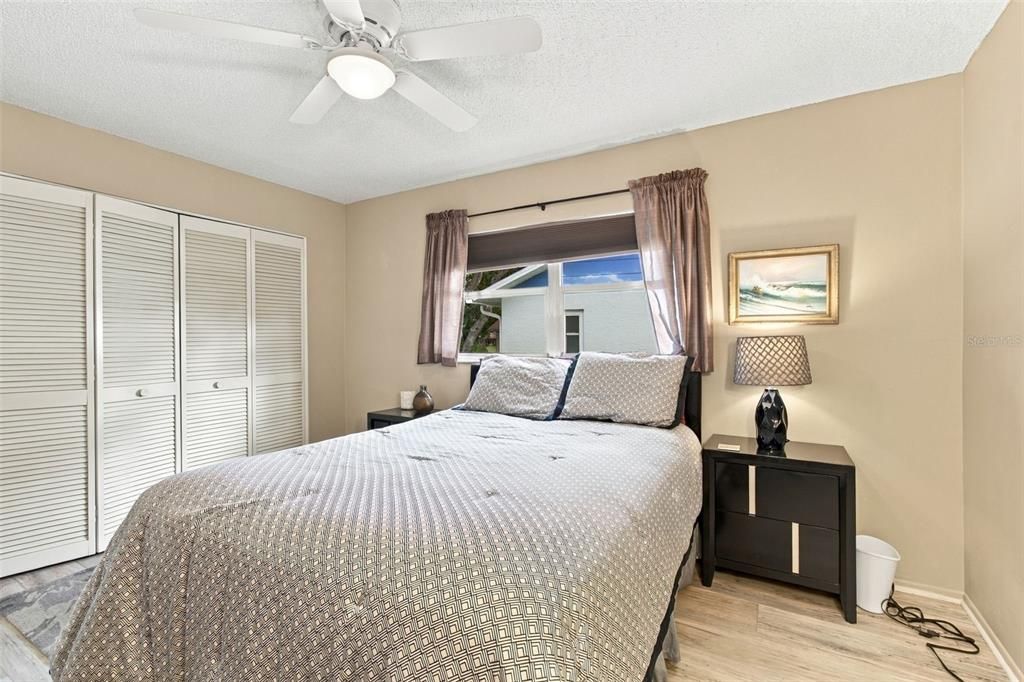 For Sale: $359,000 (2 beds, 2 baths, 2021 Square Feet)