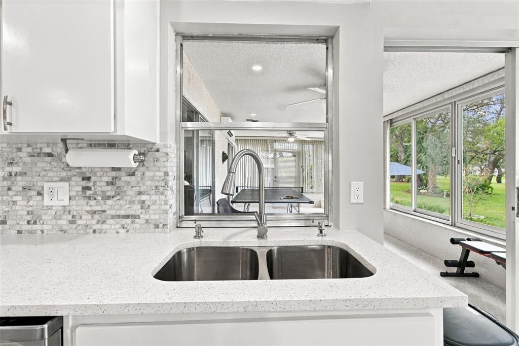 For Sale: $359,000 (2 beds, 2 baths, 2021 Square Feet)