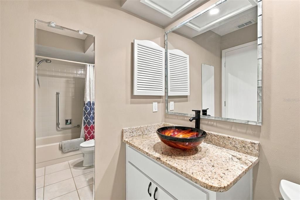 For Sale: $359,000 (2 beds, 2 baths, 2021 Square Feet)