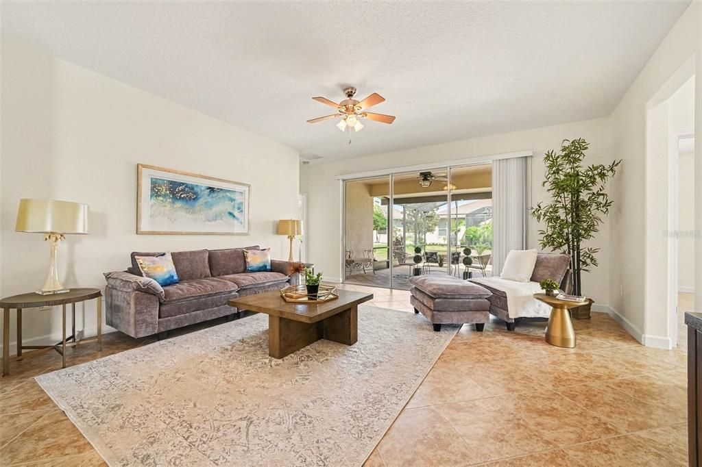 For Sale: $445,000 (4 beds, 3 baths, 2293 Square Feet)