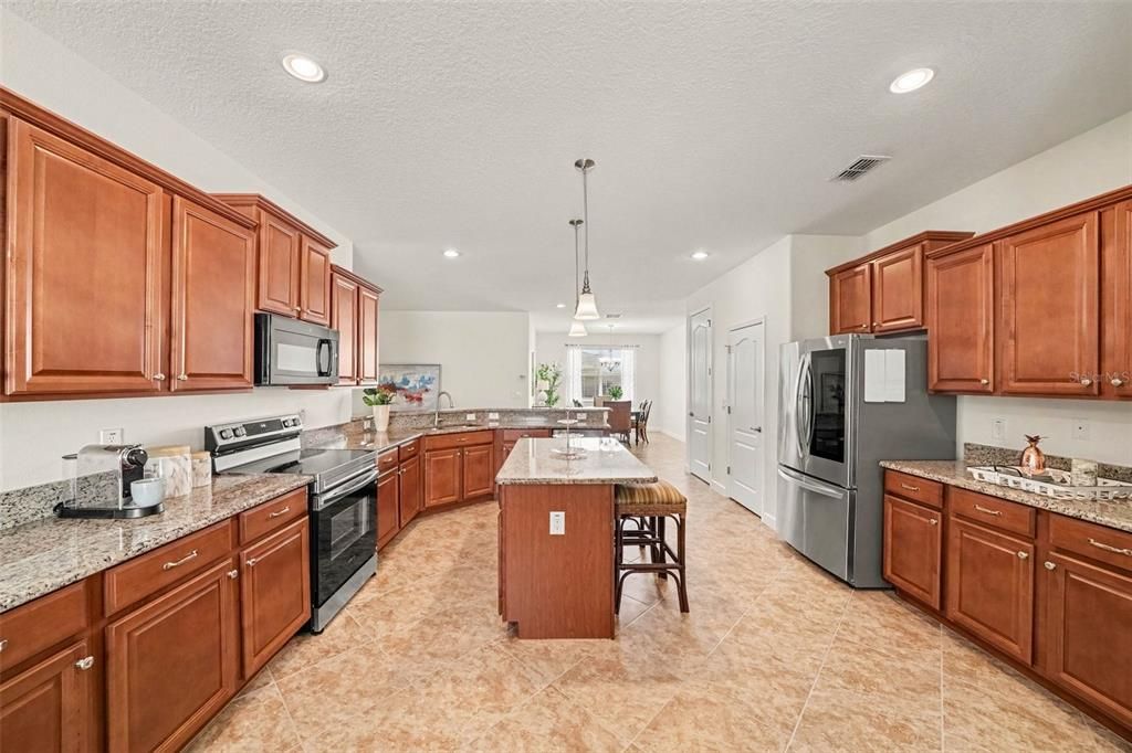 For Sale: $445,000 (4 beds, 3 baths, 2293 Square Feet)