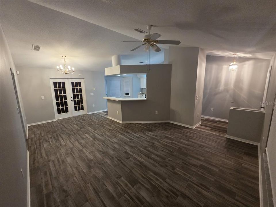 En Venta: $319,500 (3 camas, 2 baños, 1371 Pies cuadrados)