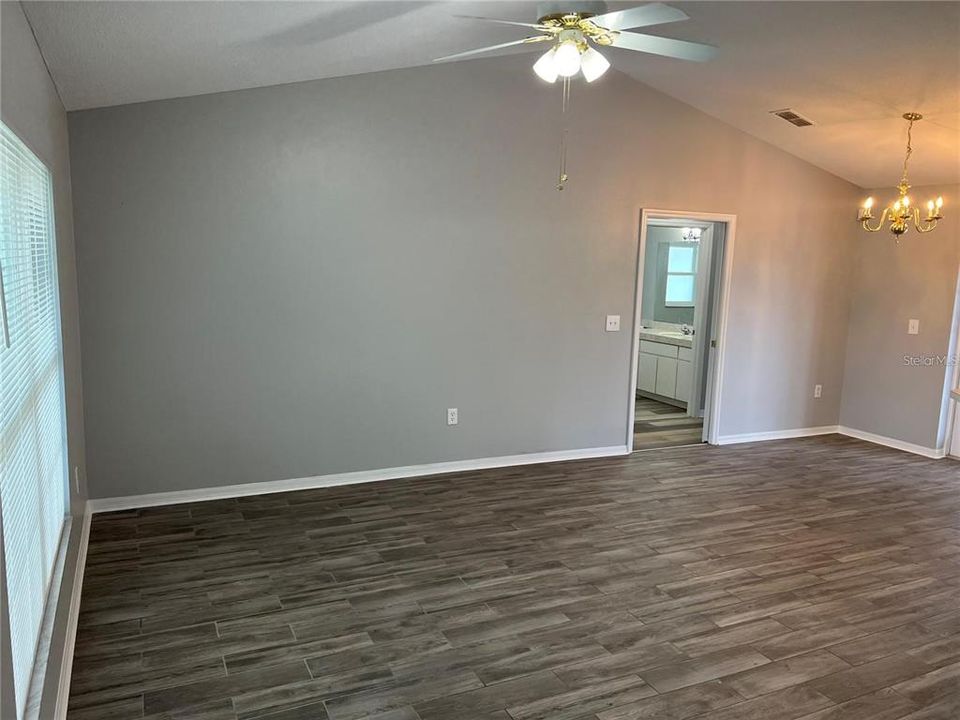 En Venta: $319,500 (3 camas, 2 baños, 1371 Pies cuadrados)