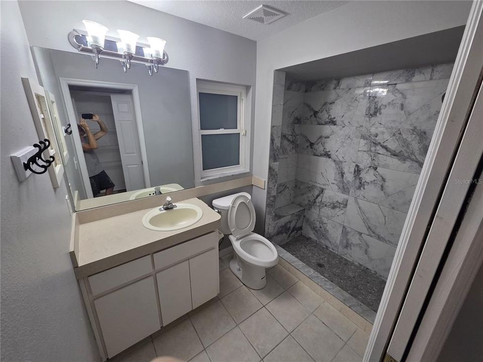 En Venta: $319,500 (3 camas, 2 baños, 1371 Pies cuadrados)