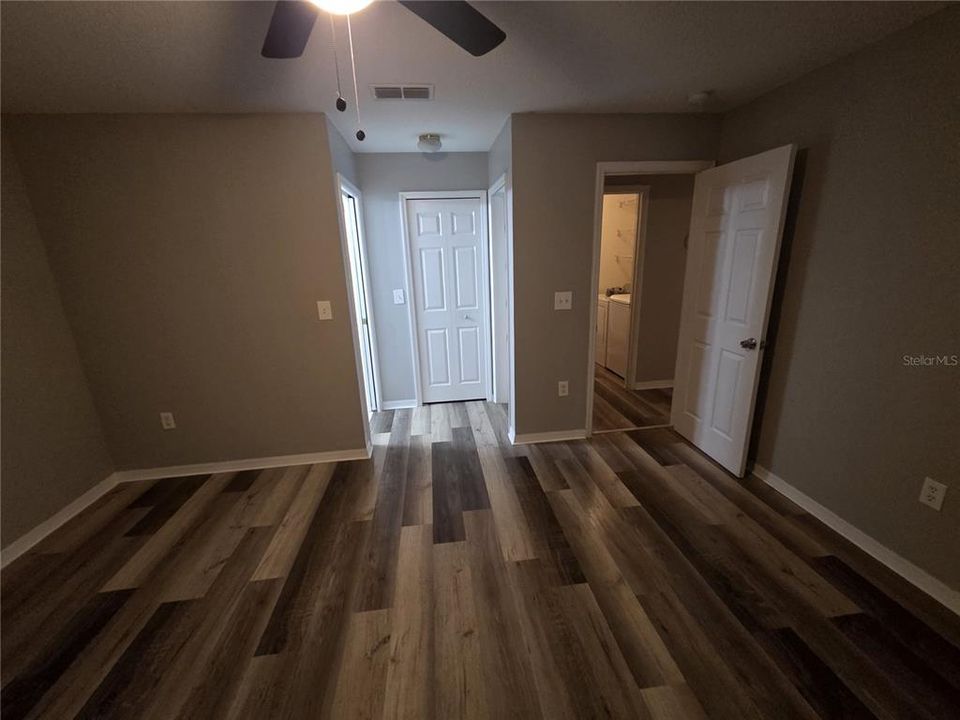 En Venta: $319,500 (3 camas, 2 baños, 1371 Pies cuadrados)
