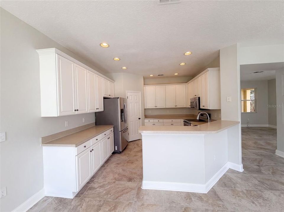 For Sale: $361,000 (3 beds, 2 baths, 2262 Square Feet)