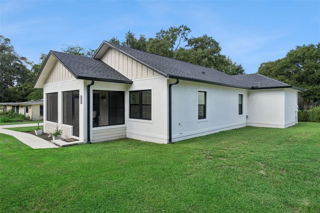 For Sale: $529,000 (3 beds, 2 baths, 1554 Square Feet)