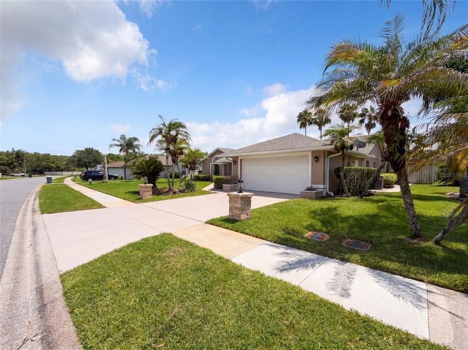 For Sale: $460,000 (3 beds, 2 baths, 1960 Square Feet)