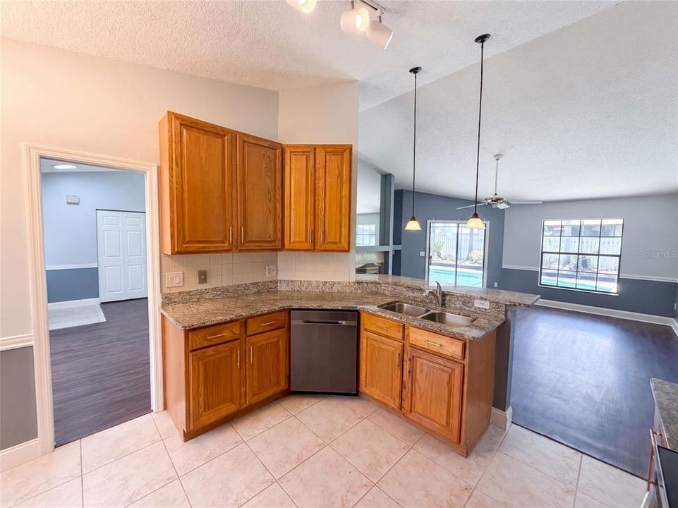 For Sale: $460,000 (3 beds, 2 baths, 1960 Square Feet)