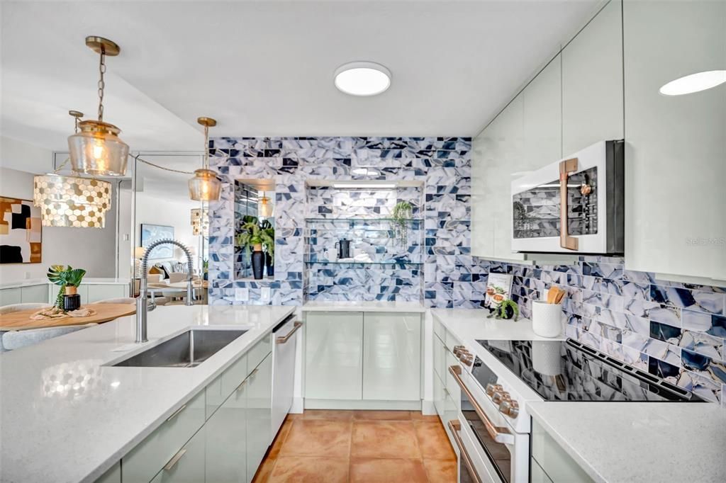 For Sale: $849,000 (2 beds, 2 baths, 1580 Square Feet)