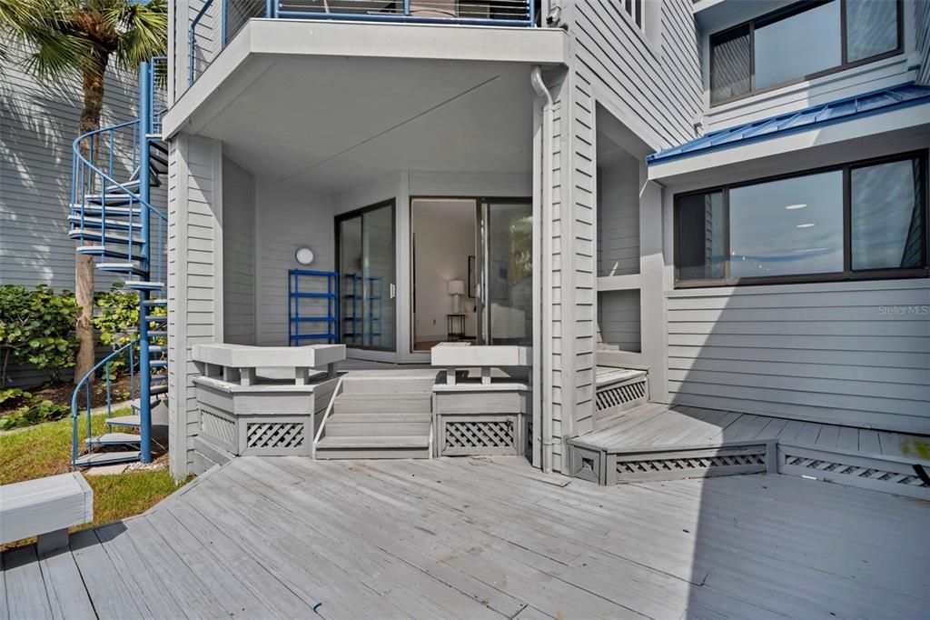 For Sale: $849,000 (2 beds, 2 baths, 1580 Square Feet)