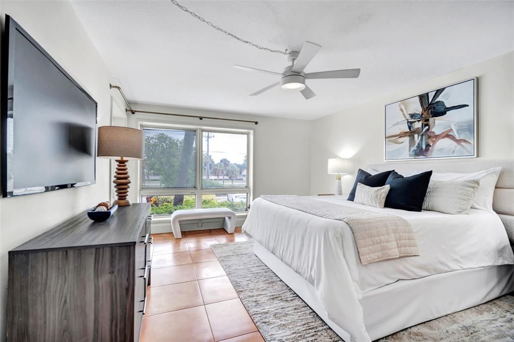 For Sale: $849,000 (2 beds, 2 baths, 1580 Square Feet)