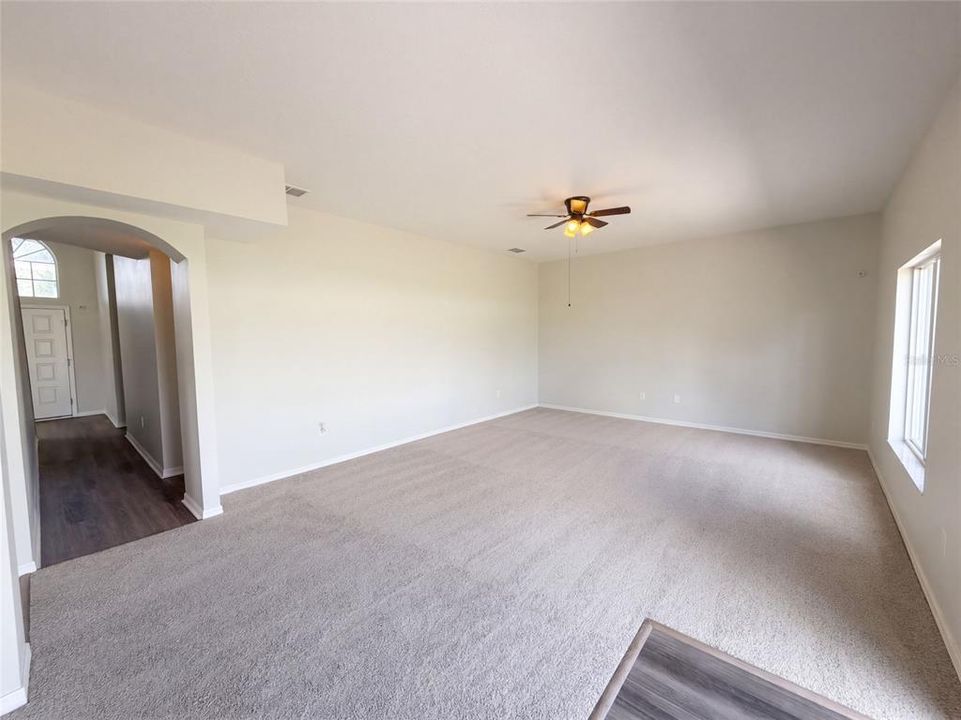 En Venta: $445,000 (6 camas, 3 baños, 3060 Pies cuadrados)