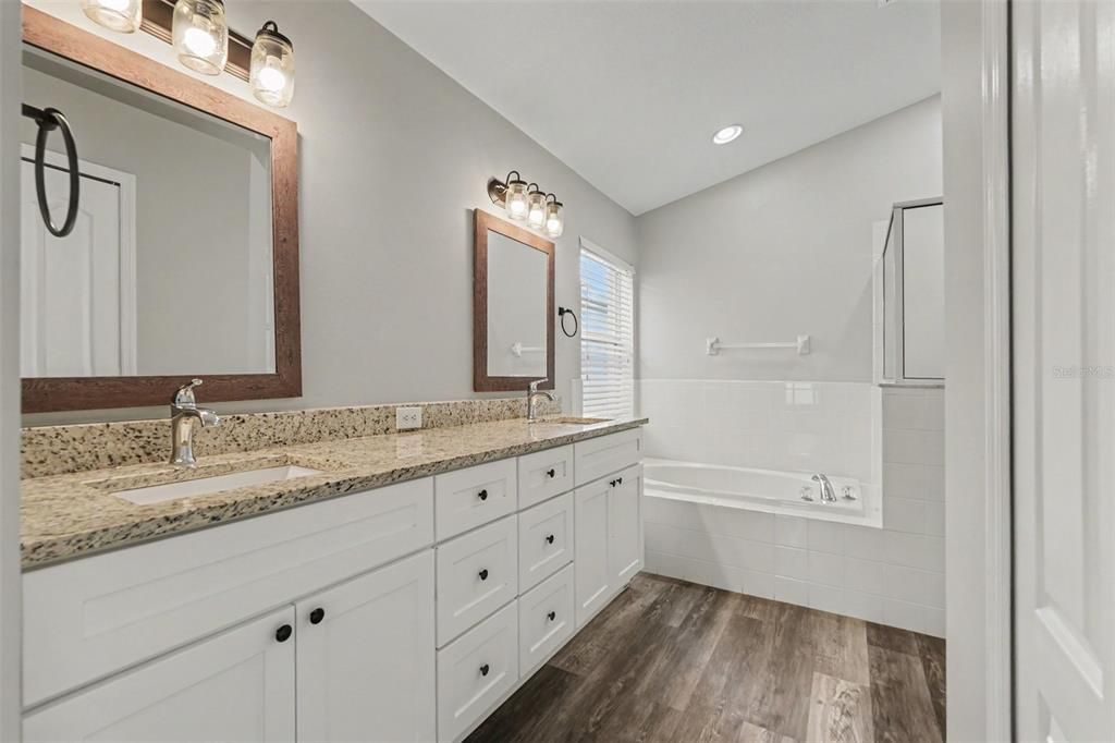For Sale: $389,900 (4 beds, 2 baths, 2139 Square Feet)
