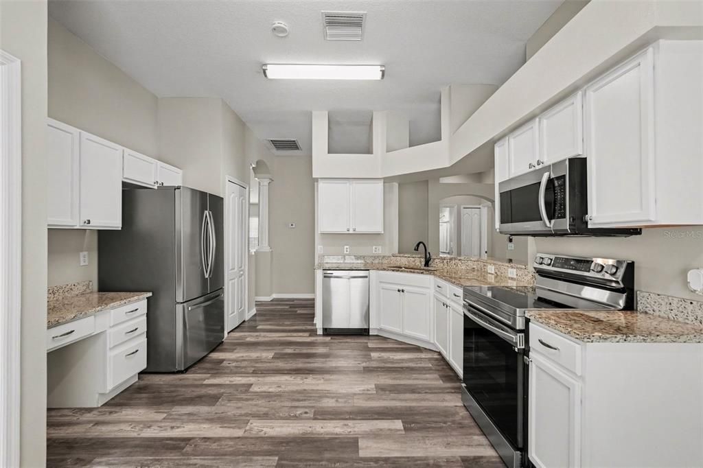 For Sale: $389,900 (4 beds, 2 baths, 2139 Square Feet)