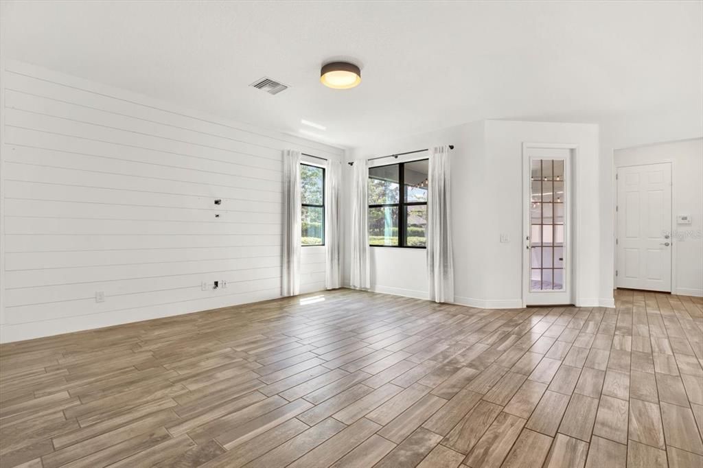 For Rent: $3,900 (4 beds, 3 baths, 2502 Square Feet)