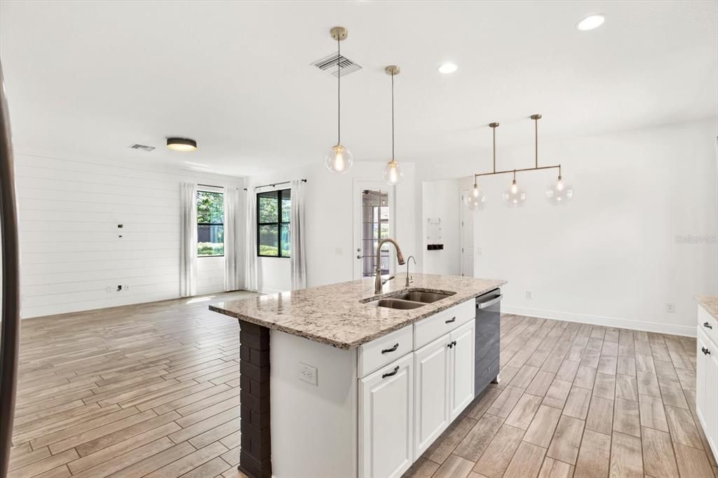 For Rent: $3,900 (4 beds, 3 baths, 2502 Square Feet)