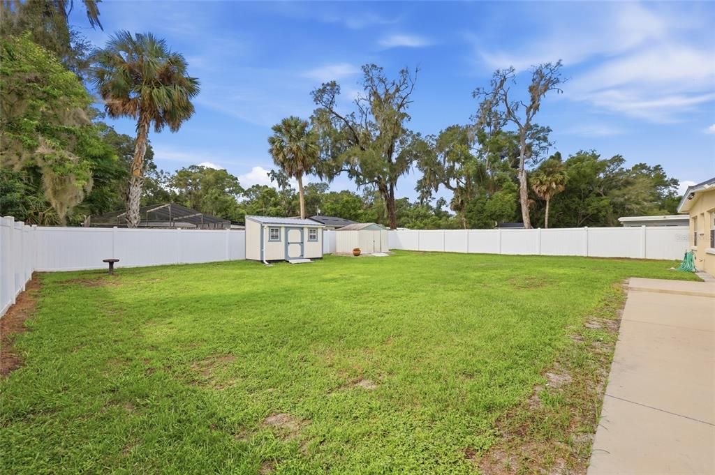 For Sale: $259,900 (2 beds, 1 baths, 972 Square Feet)