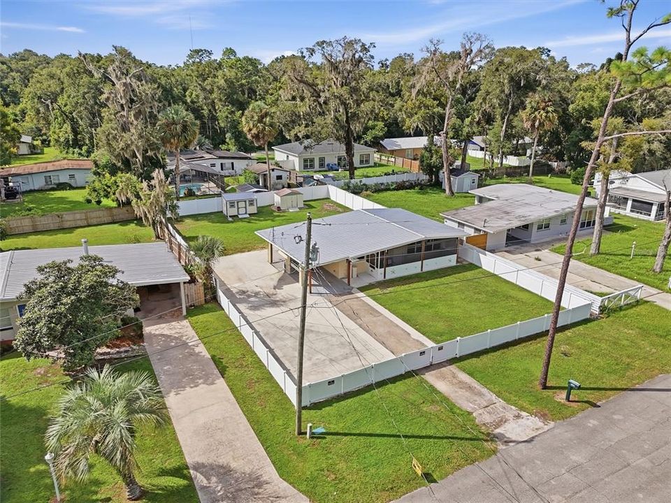 For Sale: $259,900 (2 beds, 1 baths, 972 Square Feet)