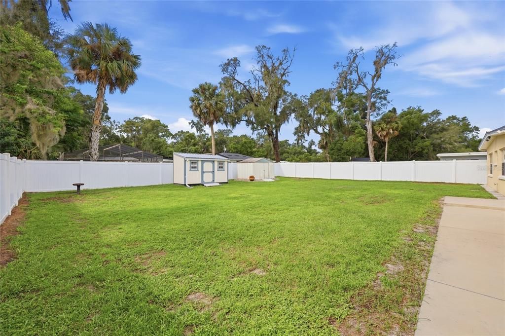 For Sale: $259,900 (2 beds, 1 baths, 972 Square Feet)