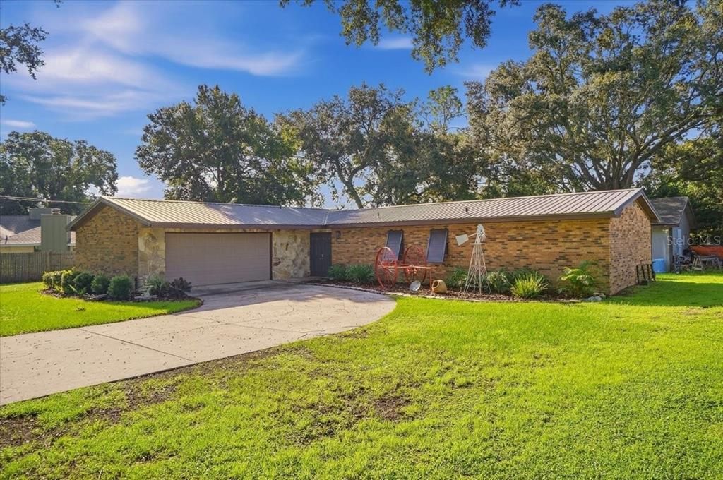 For Sale: $374,900 (3 beds, 2 baths, 1491 Square Feet)