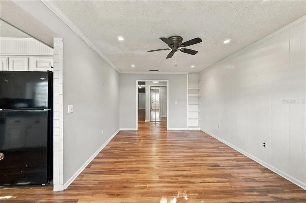 For Sale: $374,900 (3 beds, 2 baths, 1491 Square Feet)