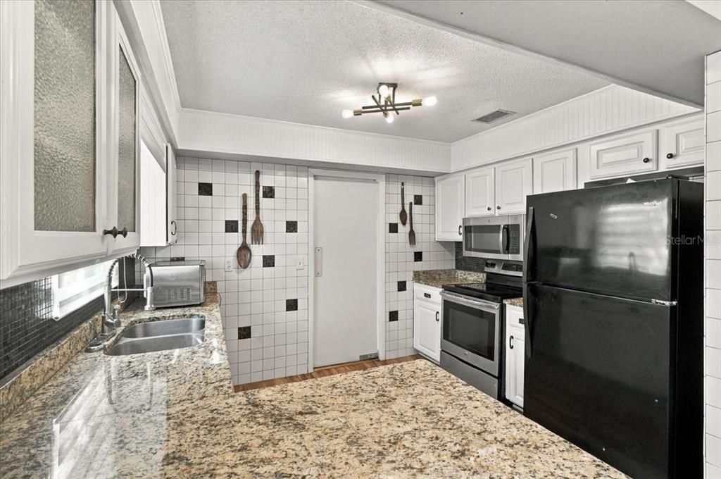 For Sale: $374,900 (3 beds, 2 baths, 1491 Square Feet)
