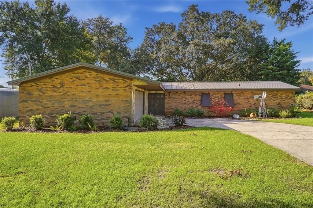 For Sale: $374,900 (3 beds, 2 baths, 1491 Square Feet)