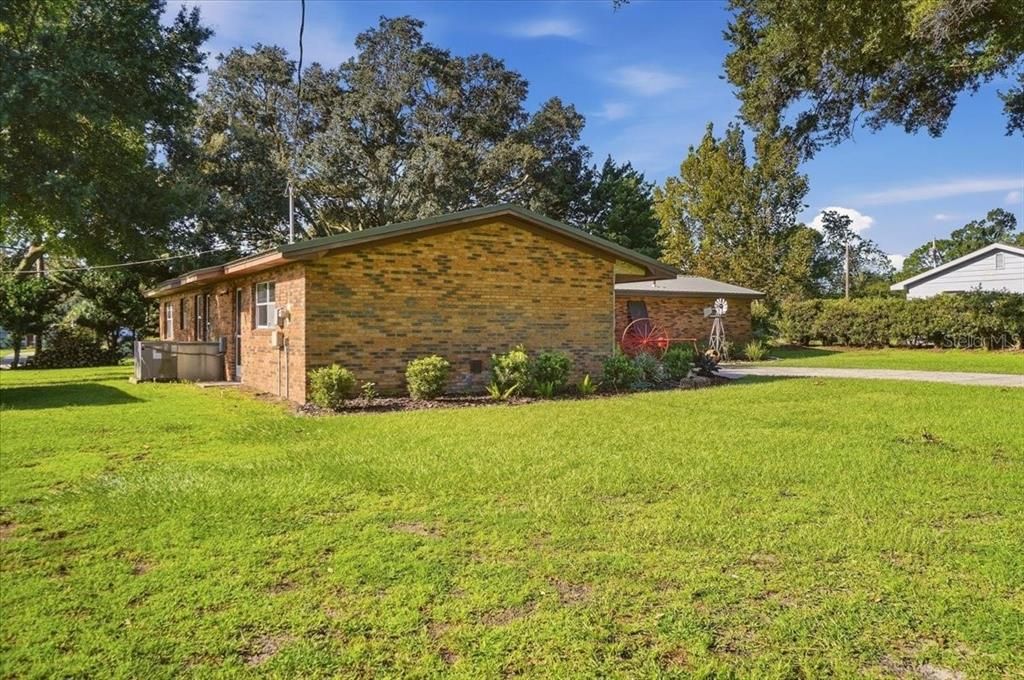 For Sale: $374,900 (3 beds, 2 baths, 1491 Square Feet)
