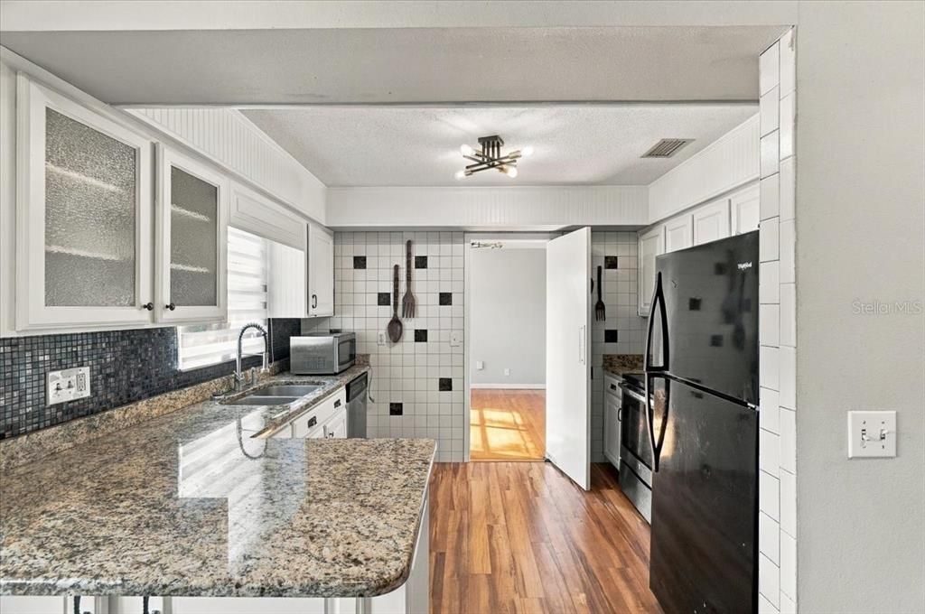 For Sale: $374,900 (3 beds, 2 baths, 1491 Square Feet)
