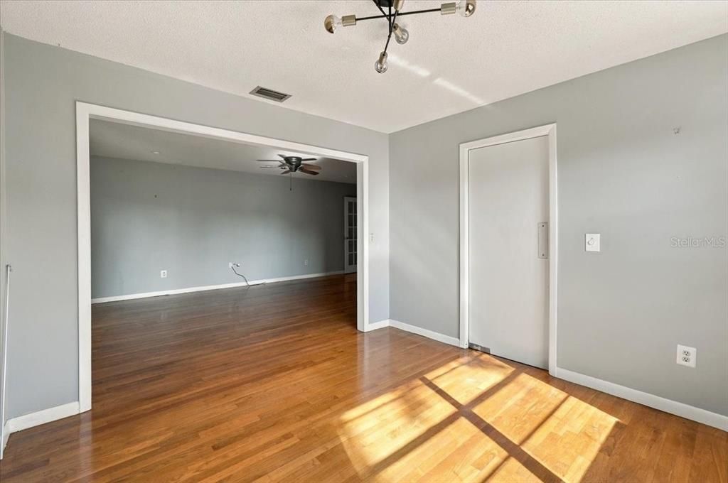 For Sale: $374,900 (3 beds, 2 baths, 1491 Square Feet)