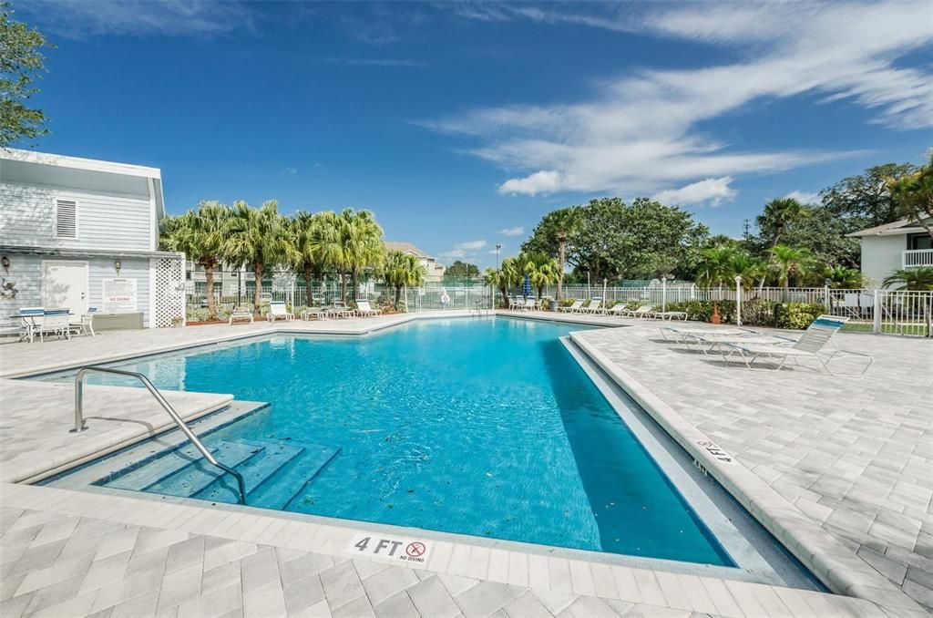 For Rent: $1,425 (1 beds, 1 baths, 705 Square Feet)