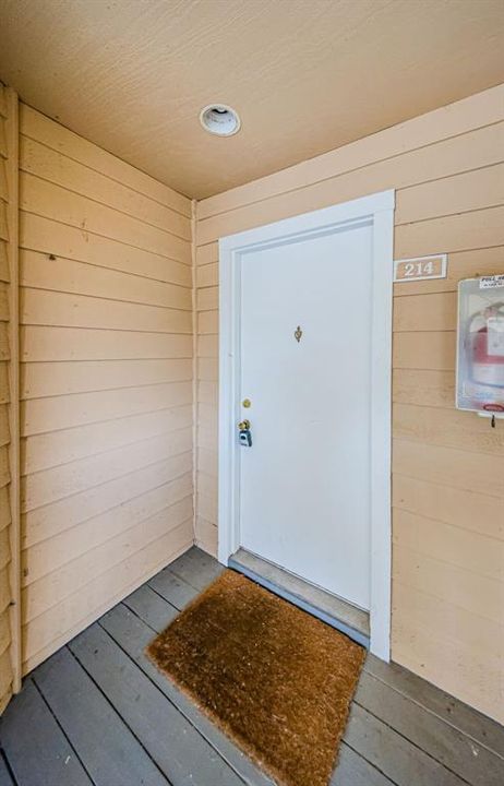 For Rent: $1,425 (1 beds, 1 baths, 705 Square Feet)