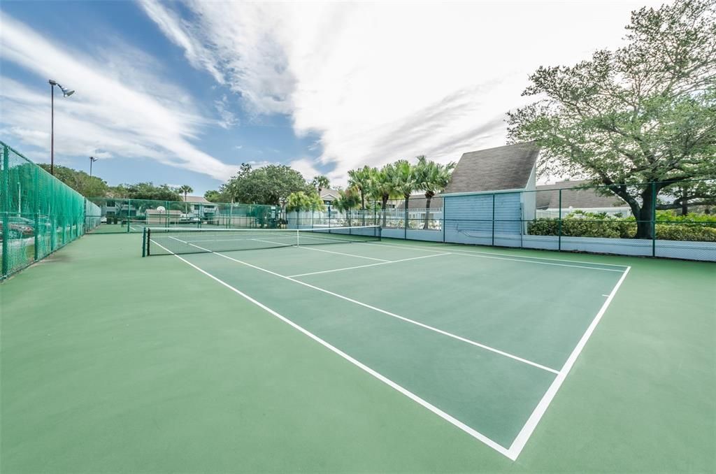 For Rent: $1,425 (1 beds, 1 baths, 705 Square Feet)