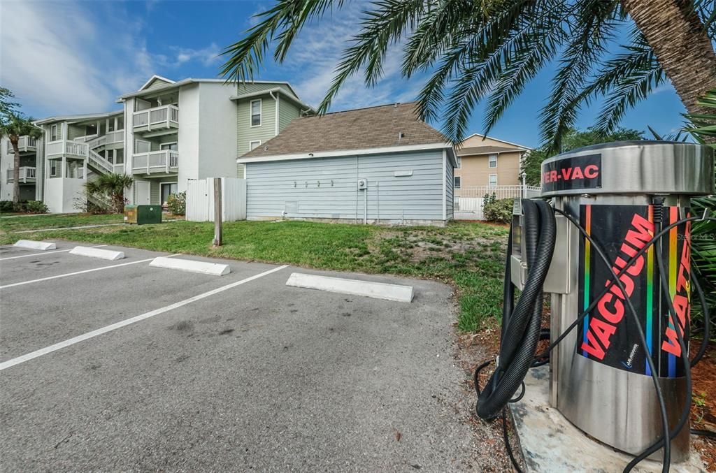 For Rent: $1,425 (1 beds, 1 baths, 705 Square Feet)