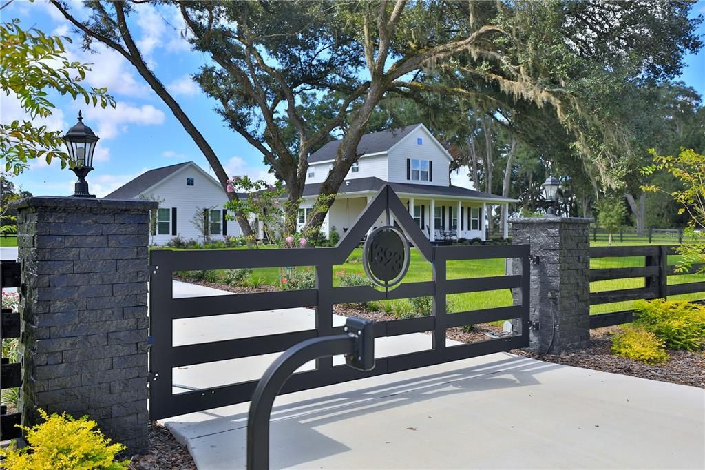 For Sale: $1,223,600 (3 beds, 2 baths, 2764 Square Feet)