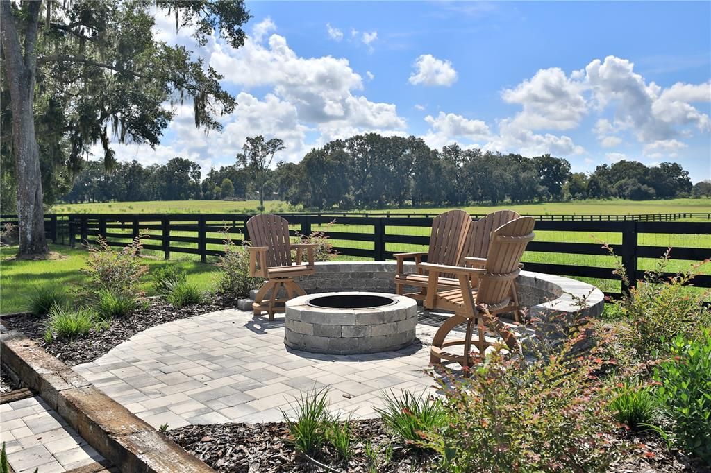 For Sale: $1,223,600 (3 beds, 2 baths, 2764 Square Feet)