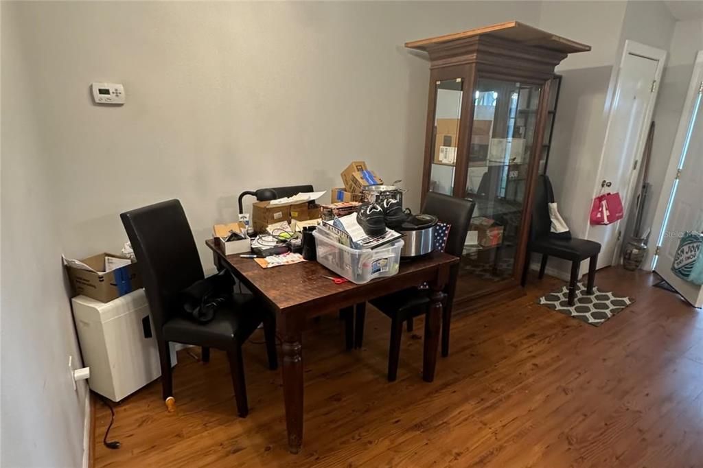 For Sale: $354,900 (3 beds, 2 baths, 1400 Square Feet)