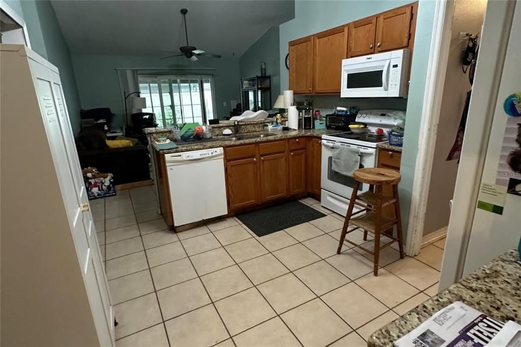 For Sale: $354,900 (3 beds, 2 baths, 1400 Square Feet)
